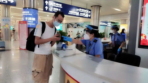 节日服务不打烊 坚守岗位的别样团圆